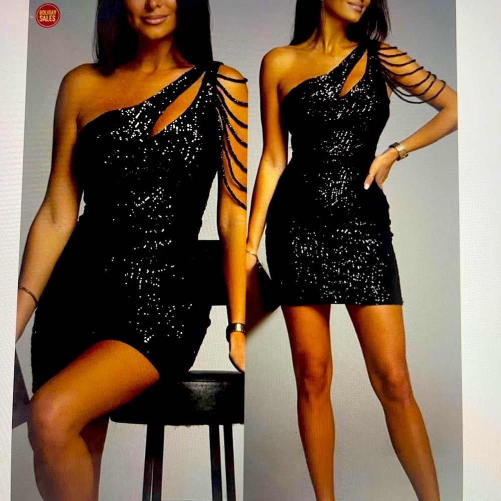 Very rich dress perfect for wedding guest or homecoming. Never worn.